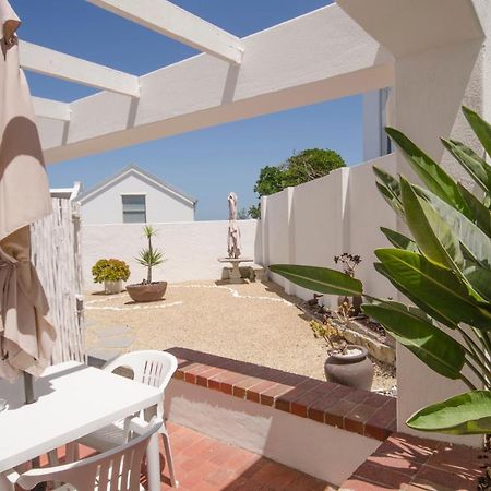 Small Bay Guest House Bloubergstrand Exteriér fotografie