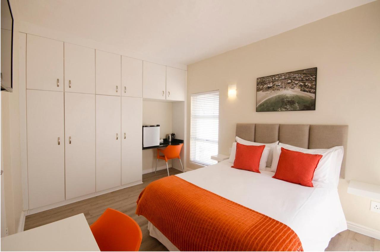 Small Bay Guest House Bloubergstrand Exteriér fotografie