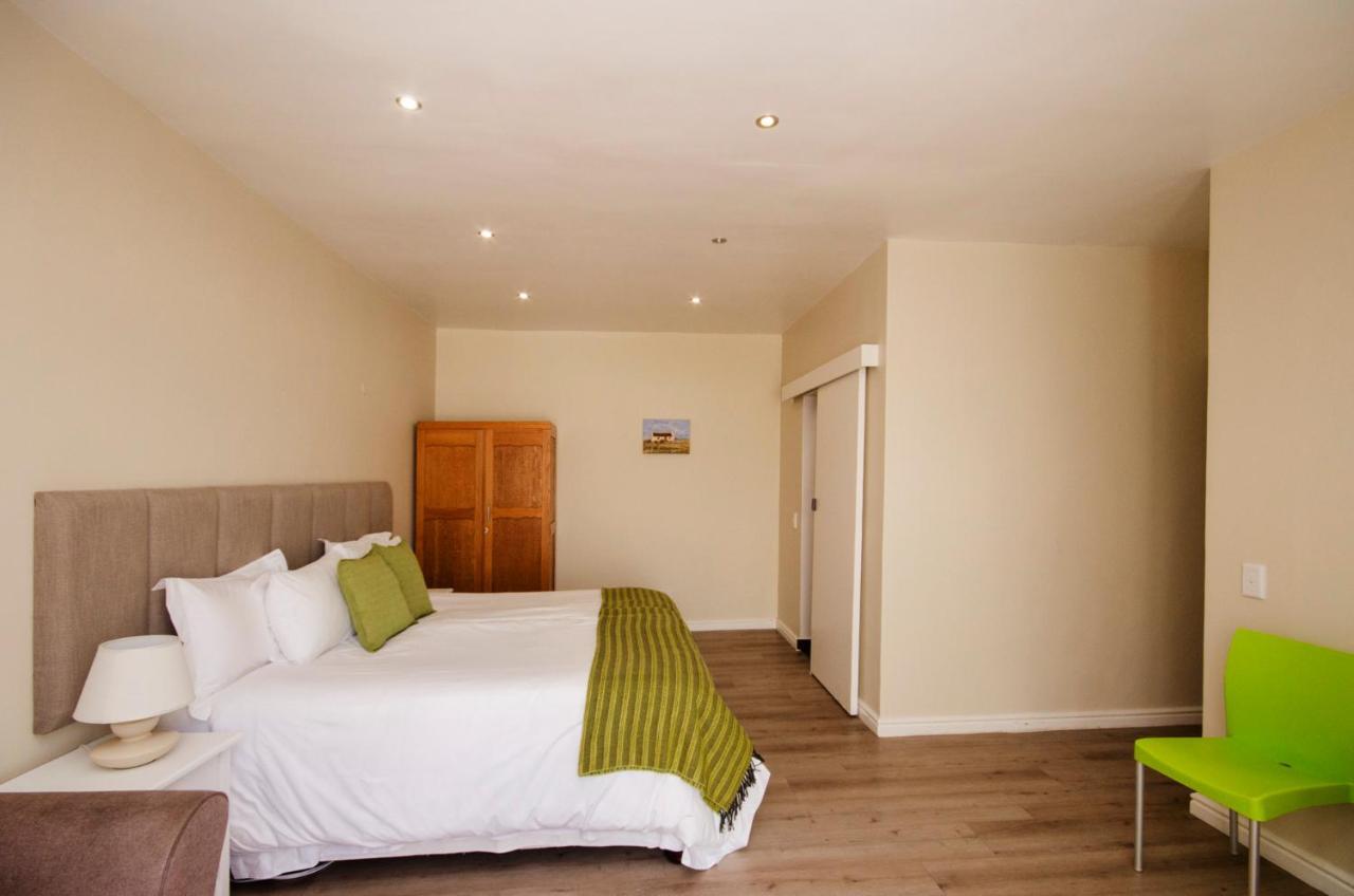 Small Bay Guest House Bloubergstrand Exteriér fotografie