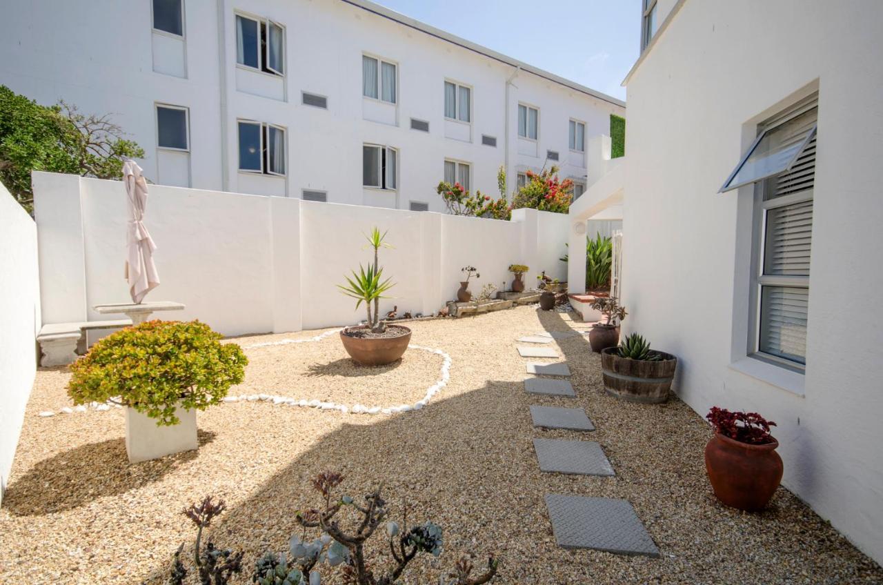 Small Bay Guest House Bloubergstrand Exteriér fotografie