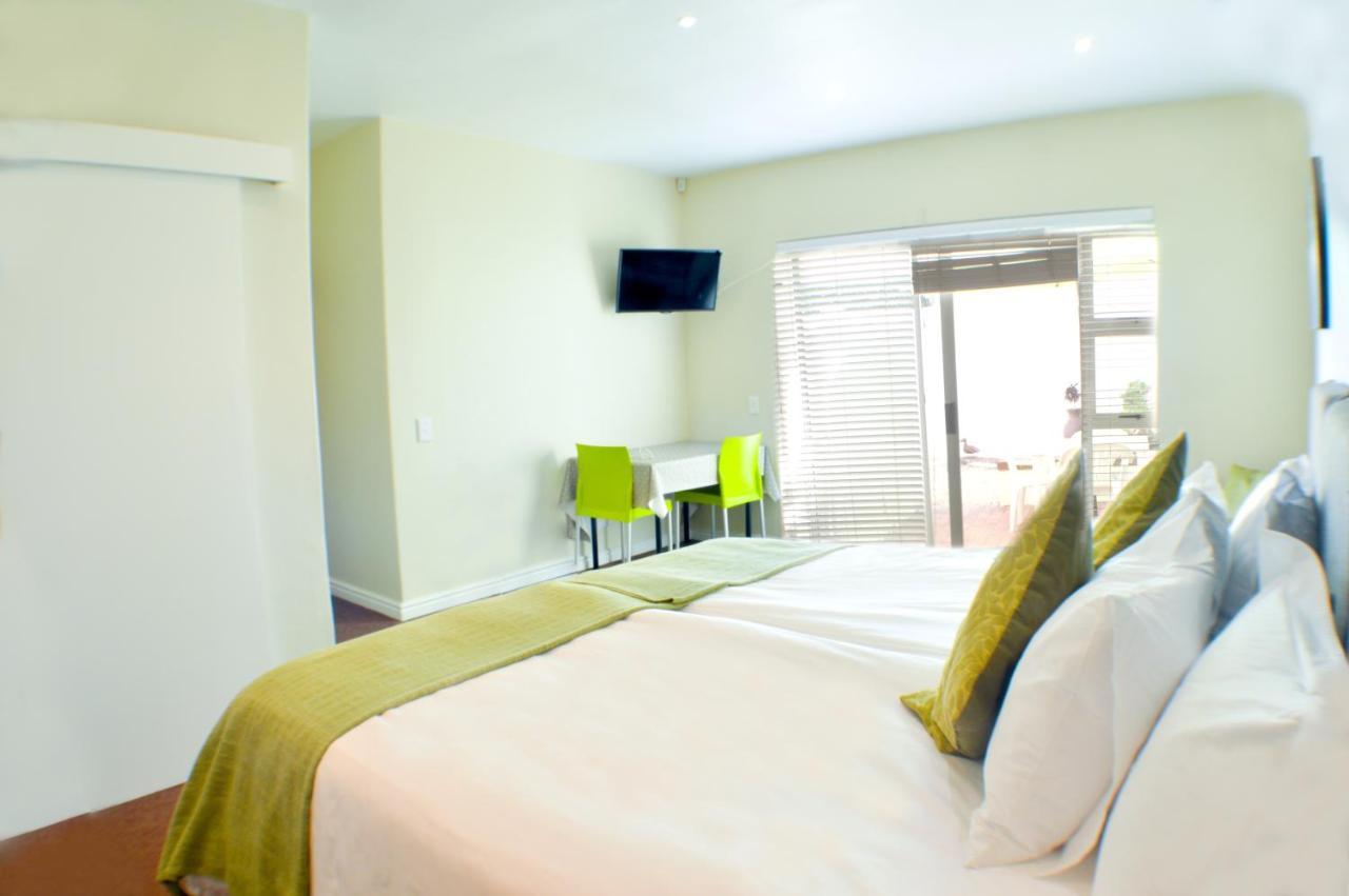 Small Bay Guest House Bloubergstrand Exteriér fotografie